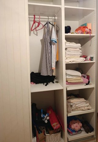 Armario blanco ikea (Está en Cubelles el armario)