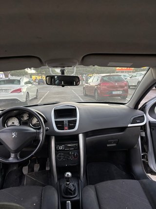 Peugeot 207 . Etiqueta C