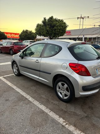 Peugeot 207 . Etiqueta C