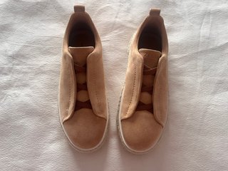 Alpargatas de ante beige con triple costura