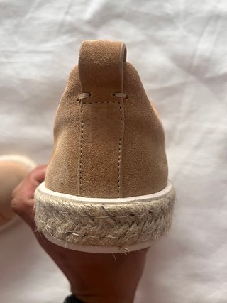 Alpargatas de ante beige con triple costura