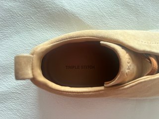 Alpargatas de ante beige con triple costura