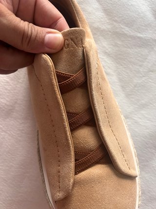 Alpargatas de ante beige con triple costura