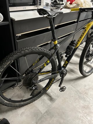 Bicicleta de Montaña Focus de carbono