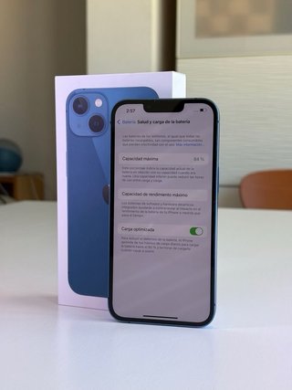 COMO NUEVO iPhone 13