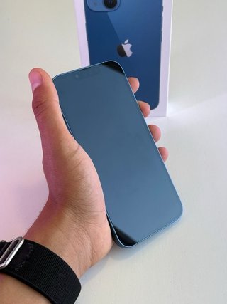 COMO NUEVO iPhone 13