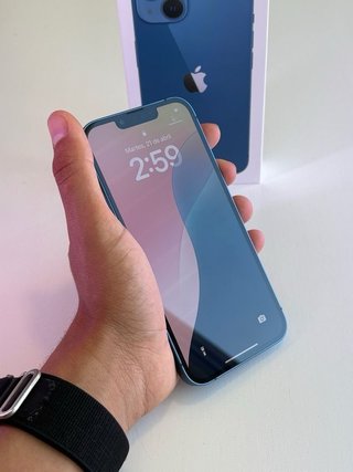 COMO NUEVO iPhone 13