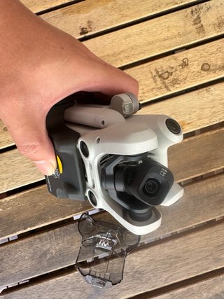 Dron DJI Mini 4 Pro con pantalla