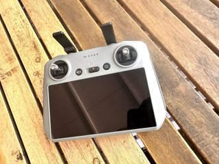 Dron DJI Mini 4 Pro con pantalla