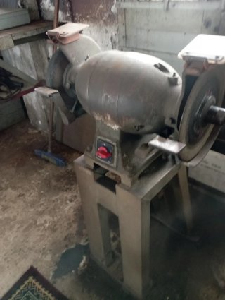 Amoladora industrial con pie