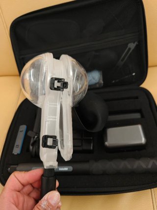 Insta360 X5 Cámara 360 Negra muchos accesorios