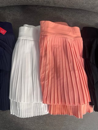 Falda deportiva plisada para mujer