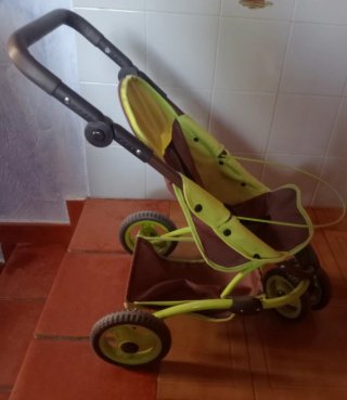 Coche de muñecas plegable