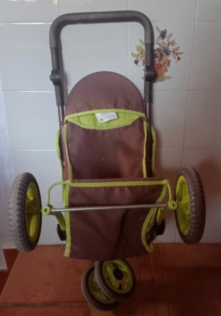 Coche de muñecas plegable