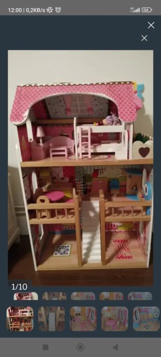 Casa de muñecas de madera