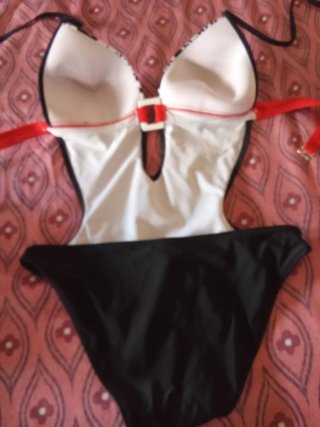 Bañador negro y rojo talla L