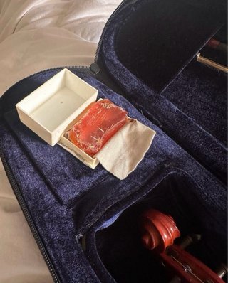 Violín con estuche y arco