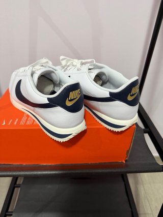 Nike Cortez Blancas y Azul Marino
