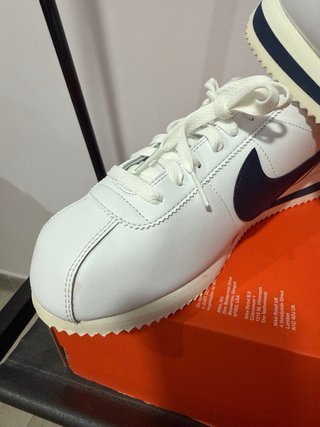 Nike Cortez Blancas y Azul Marino