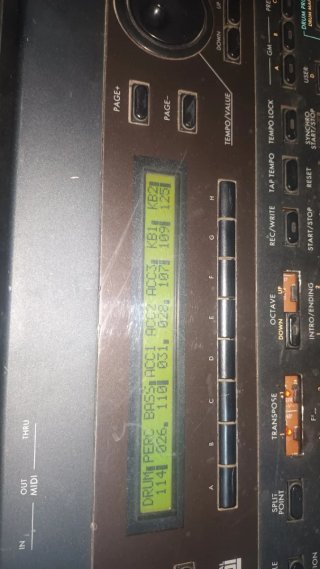 Teclado Korg i4S Interactive Music Workstation