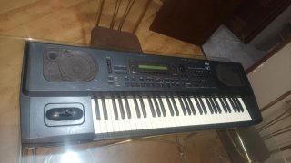 Teclado Korg i4S Interactive Music Workstation
