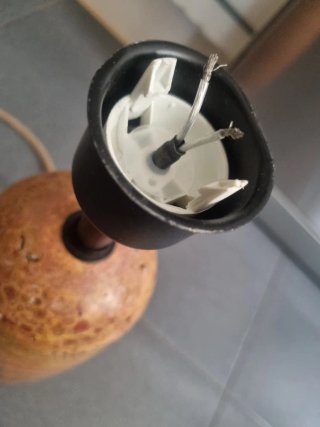 Lámpara de piedra