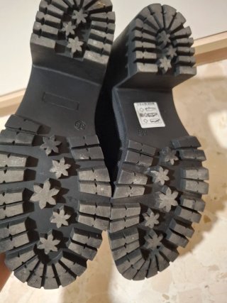 Mocasines negros con cadena