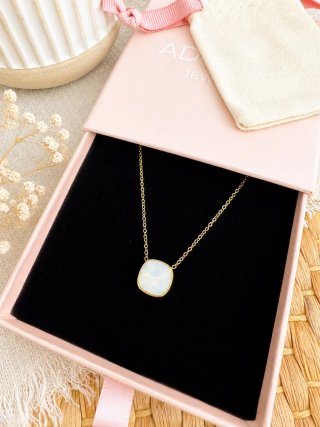 Collar cristal Swarovski Cuadrado Blanco y Dorado