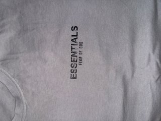 Camiseta Essentials Fear of God Gris Talla M