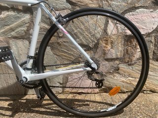 Bicicleta Btwin de carretera blanca