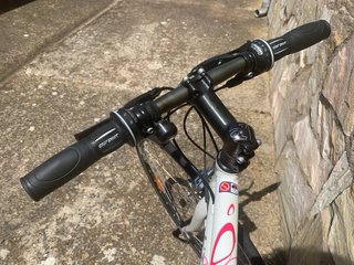 Bicicleta Btwin de carretera blanca