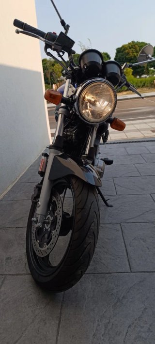 Suzuki GS 500 E Azul y Negra