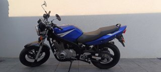 Suzuki GS 500 E Azul y Negra