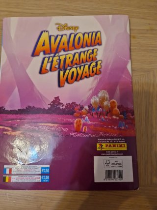 Álbum y 144 cromos Avalonia Mundo Extraño