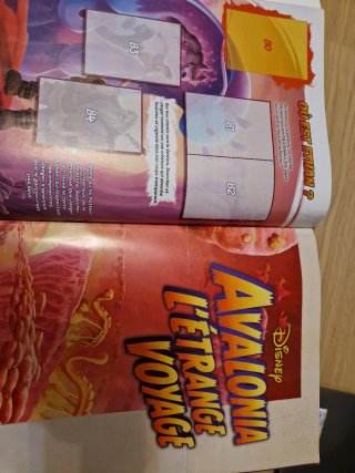 Álbum y 144 cromos Avalonia Mundo Extraño
