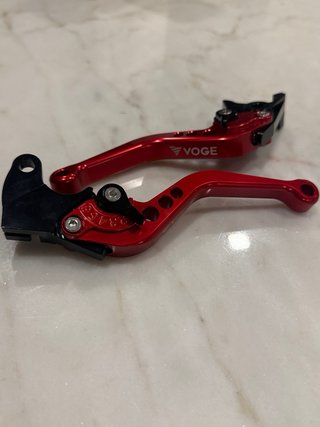 Manetes e Punhos VOGE Vermelhos
