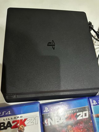 PS4 PlayStation 4 1TBNegra + 4 Juegos y 2 Mandos