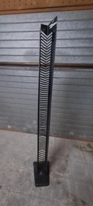 Colonna porta CD in metallo e plastica