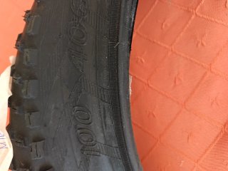 Cubierta CST BFT 20x4.0 para bici eléctrica