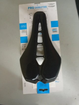 Sillín Pro Stealth Performance Negro 142mm