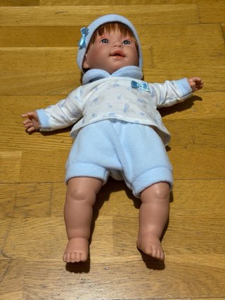 Bebé Reborn con 2 conjuntos de ropa