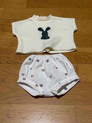 Bebé Reborn con 2 conjuntos de ropa