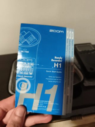 Grabadora Zoom H1 y Radio Ghost box Spirit box