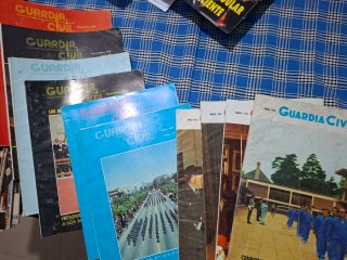 Lotes Revistas Guardia Civil años 1976 a 2005
