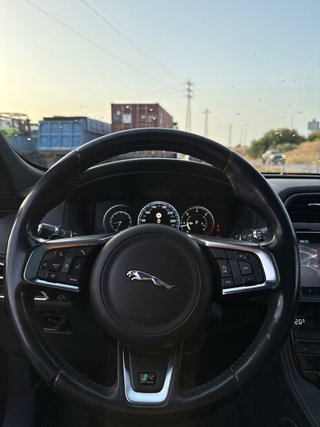 Jaguar  F-Pace 2017