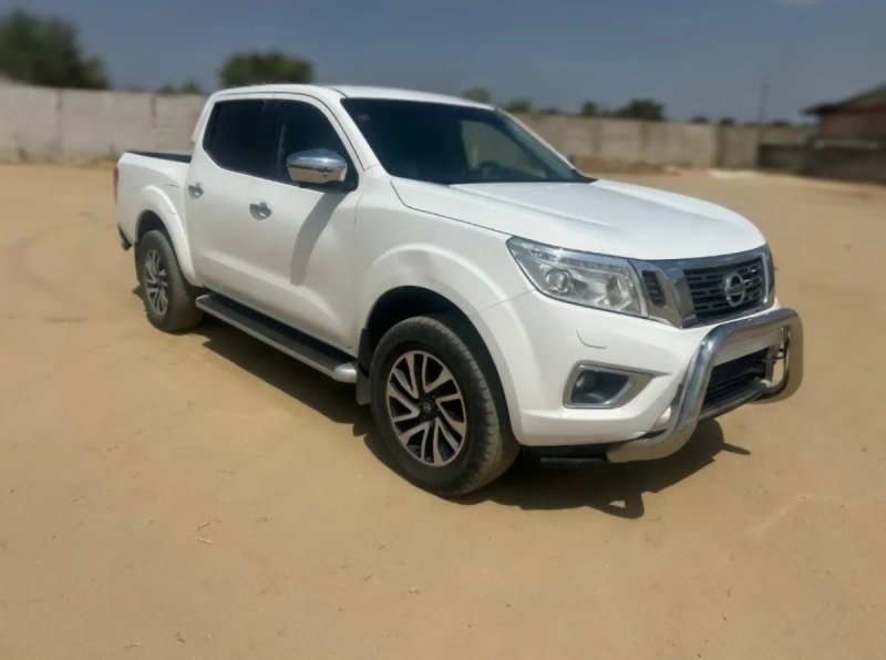 Nissan Navara 2017 - foto 1