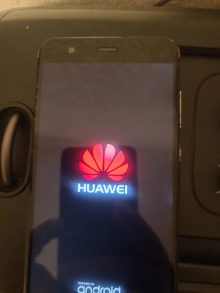 Huawei P10 se queda en el logotipo, pantalla bien