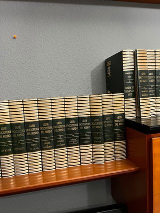 Gran Enciclopedia del Mundo – Colección de libros