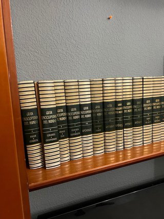 Gran Enciclopedia del Mundo – Colección de libros