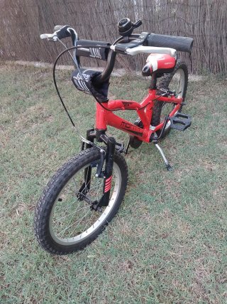 Bicicleta Monty 18" Roja